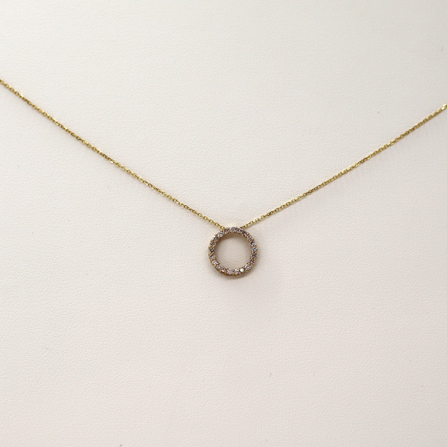 14k Circle diamond chain