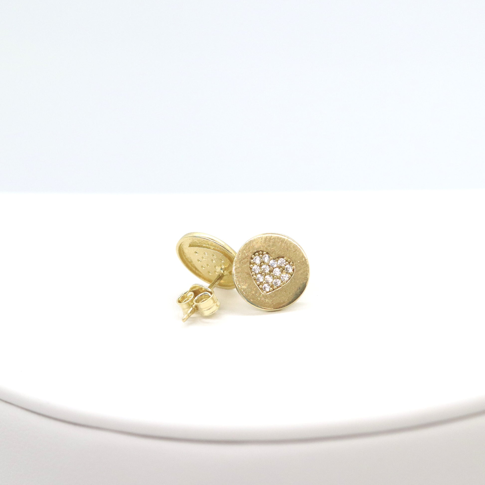 10k Round Heart Earing